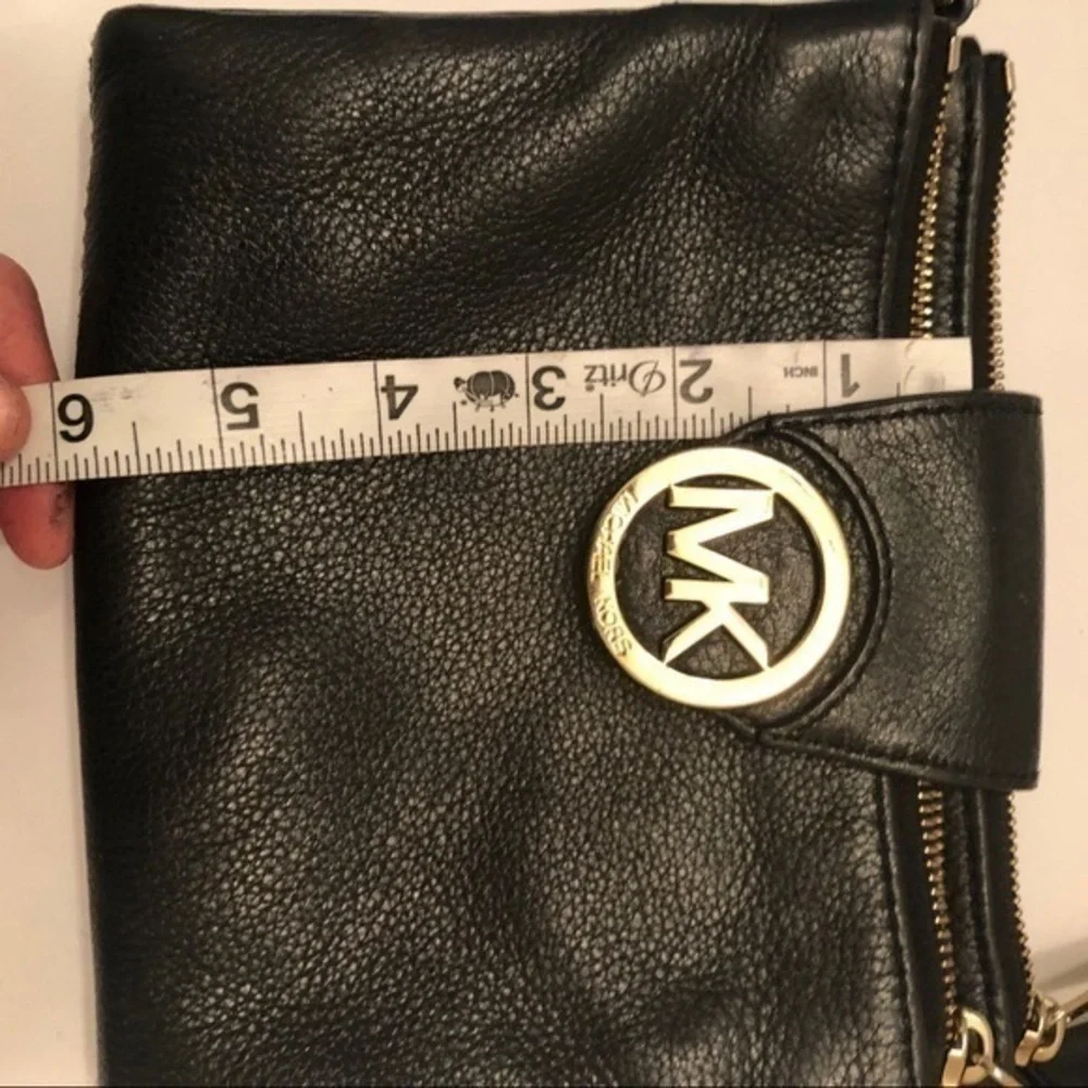 Michael kors black leather crossbody messenger bag